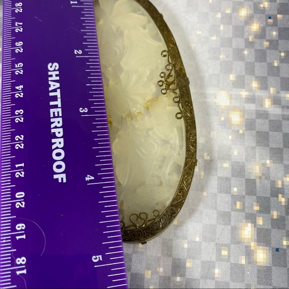 Beautiful hand carved jade pendant with flowers and koi set in Sterling silver - Picture 4 of 5